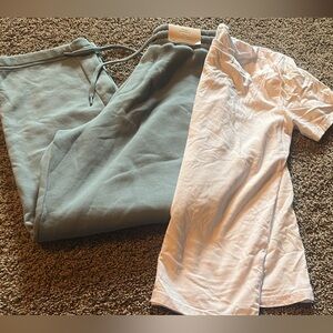 Casual Hollister Sweatpants and T-Shirt Set